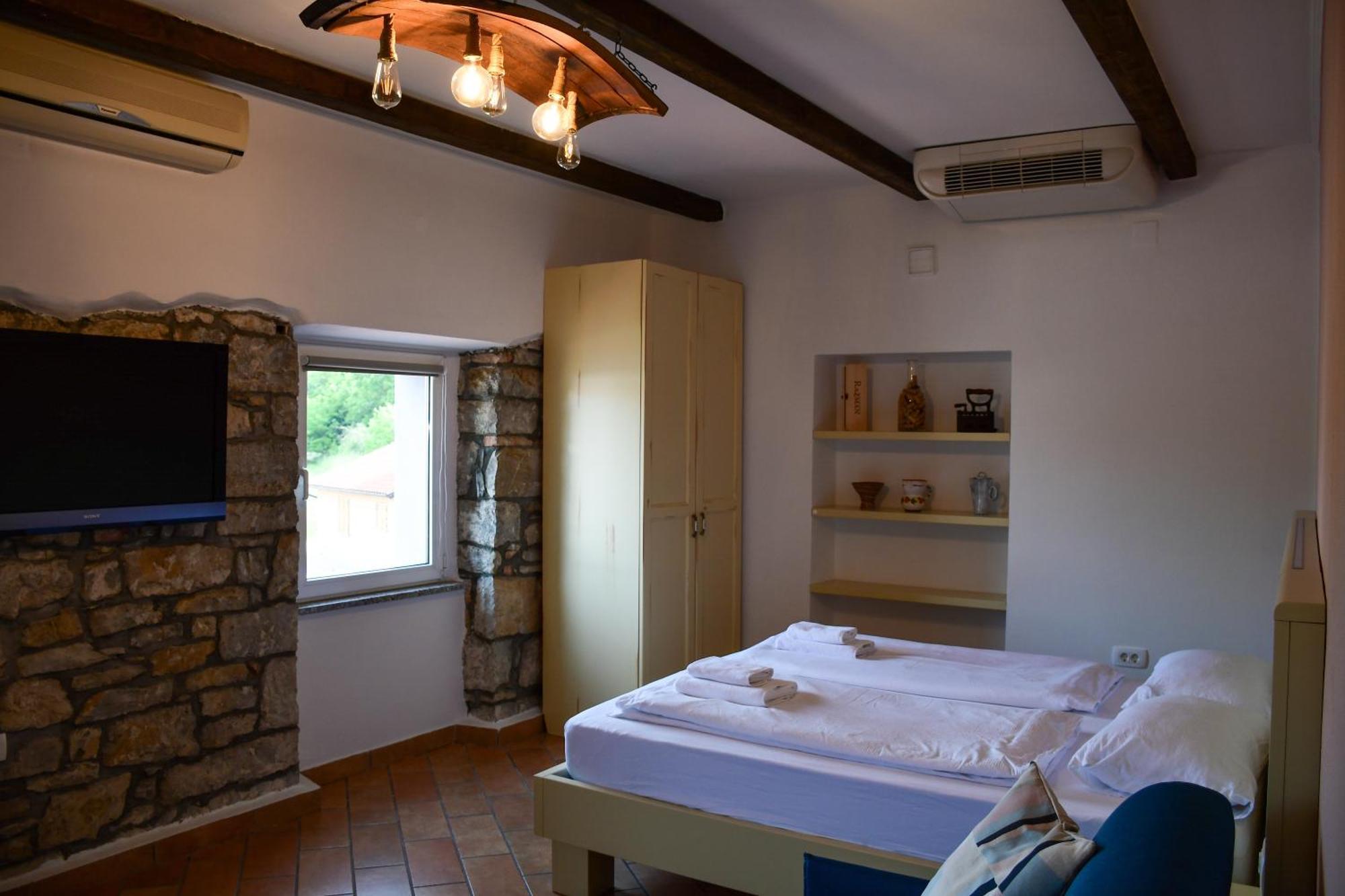 Razman Wine Rooms Gračišče Eksteriør billede