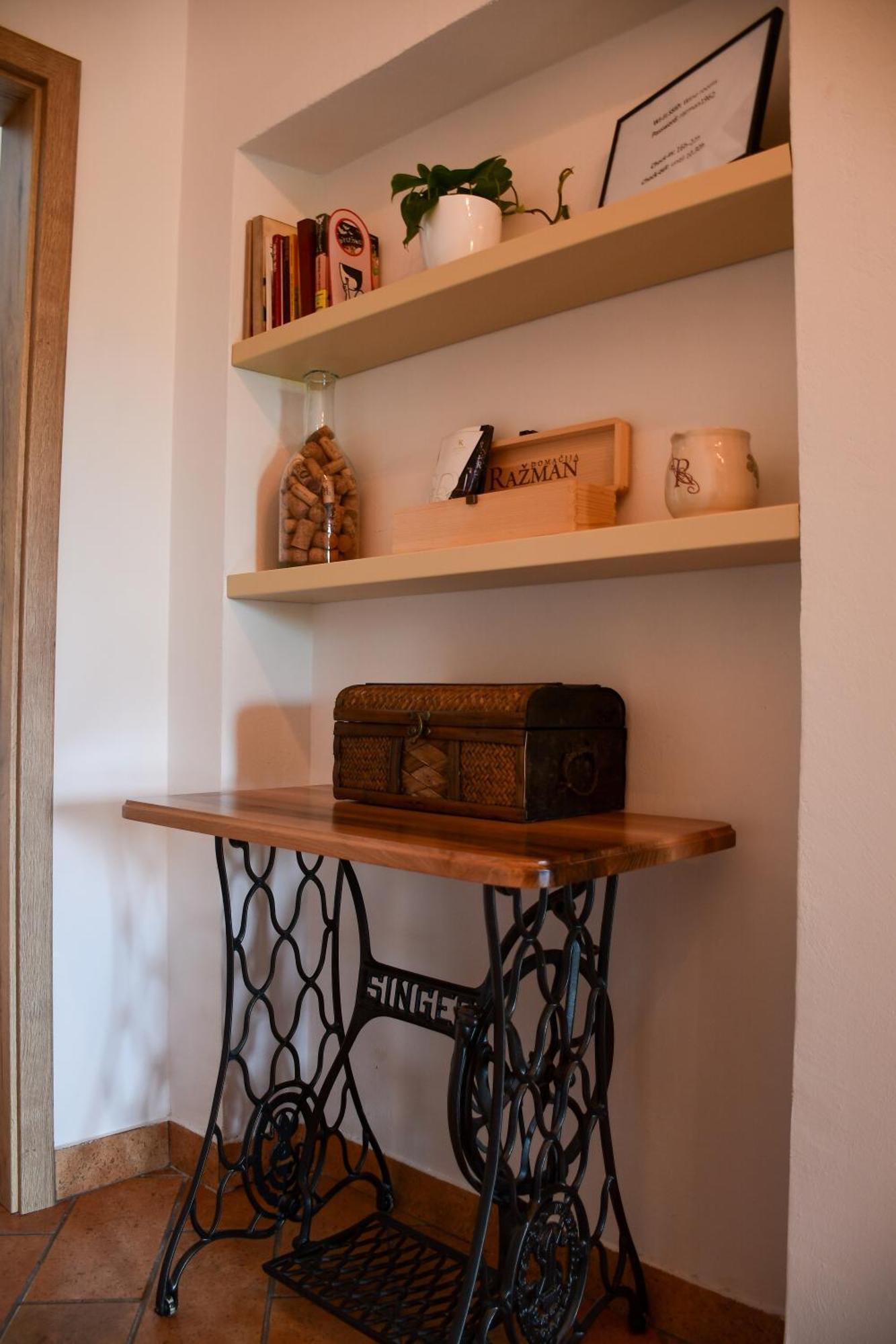 Razman Wine Rooms Gračišče Eksteriør billede